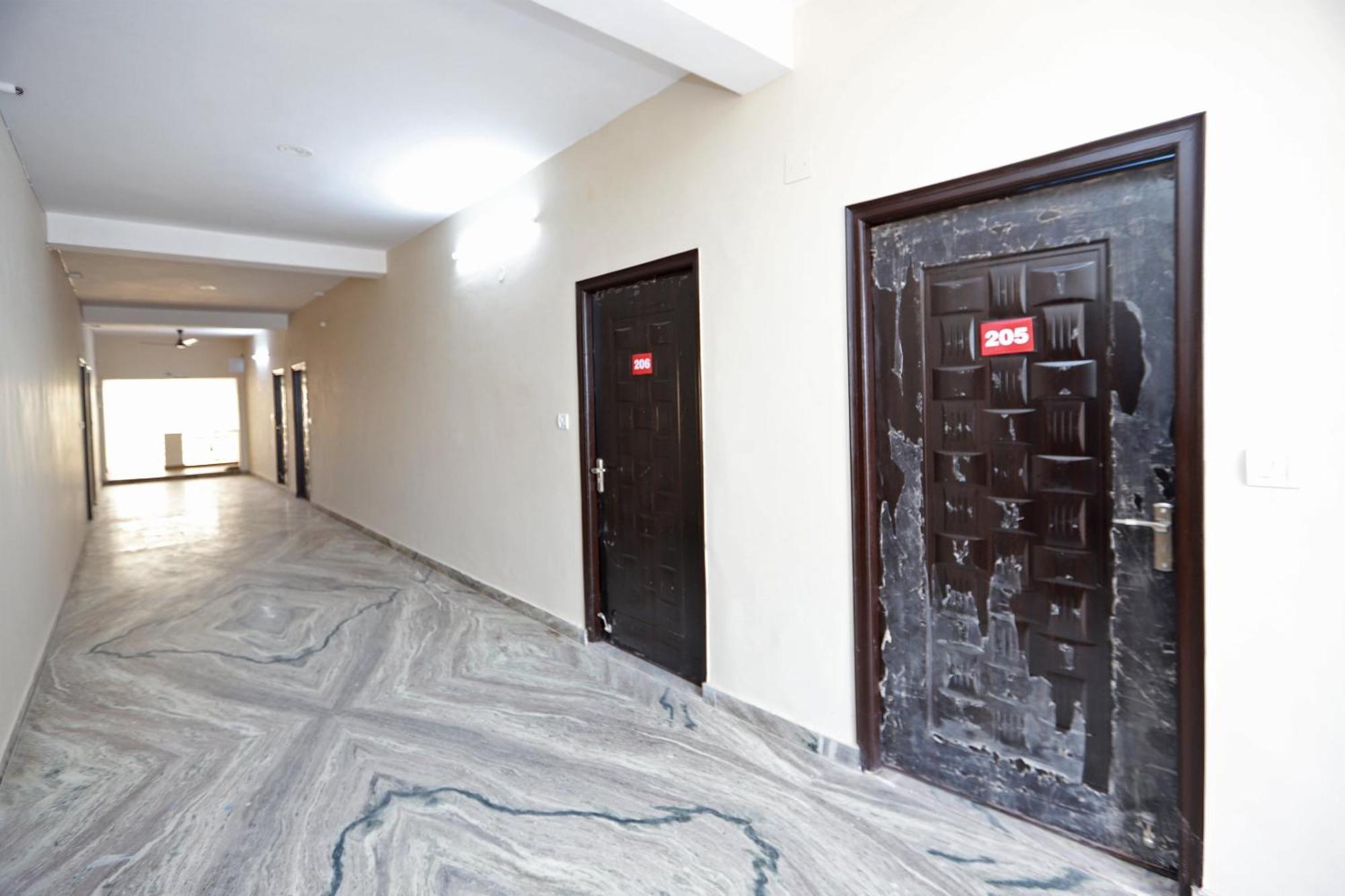 Hotel O Silverline Residency Faridábád Kültér fotó